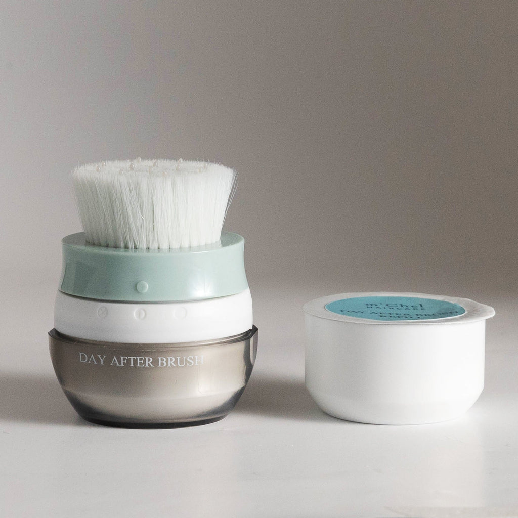 m’Chel Haircare - Day After™ Brush + Refill Bundle Clean Dry Shampoo