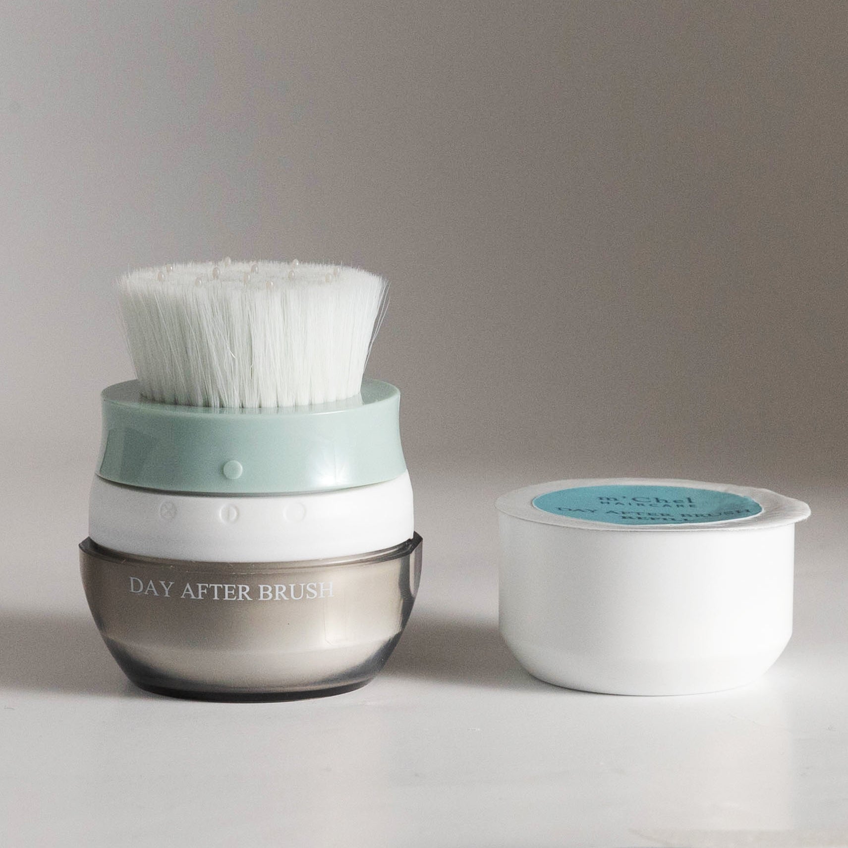 m’Chel Haircare - Day After™ Brush + Refill Bundle Clean Dry Shampoo