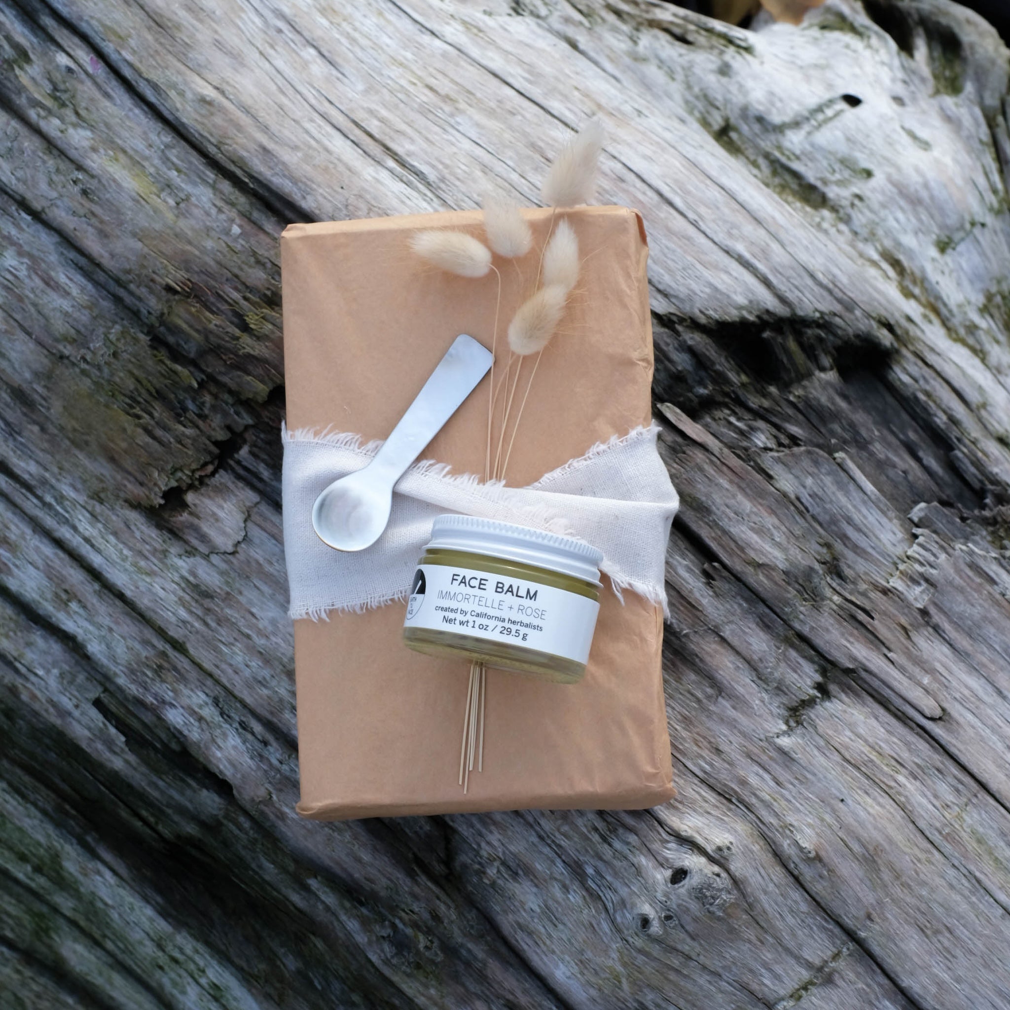 Earth Tu Face - Face Balm + Mother of Pearl Spoon