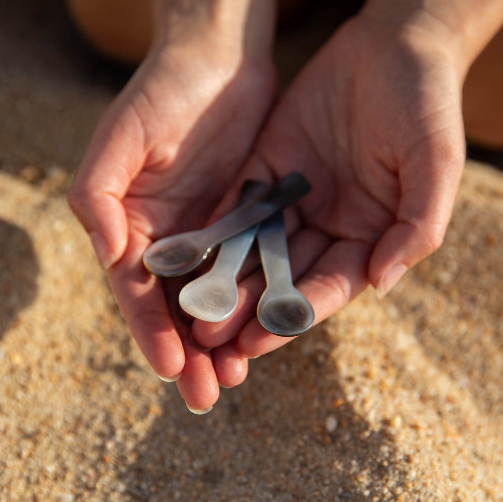 Earth Tu Face - Face Balm + Mother of Pearl Spoon